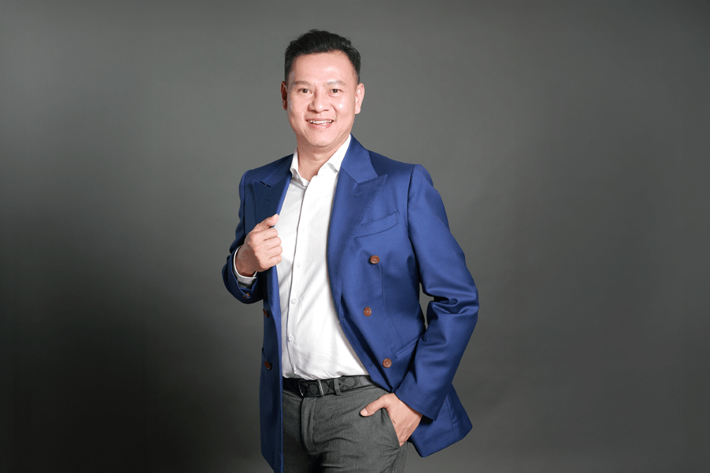 คุณเดชา วัฒนนามกุล