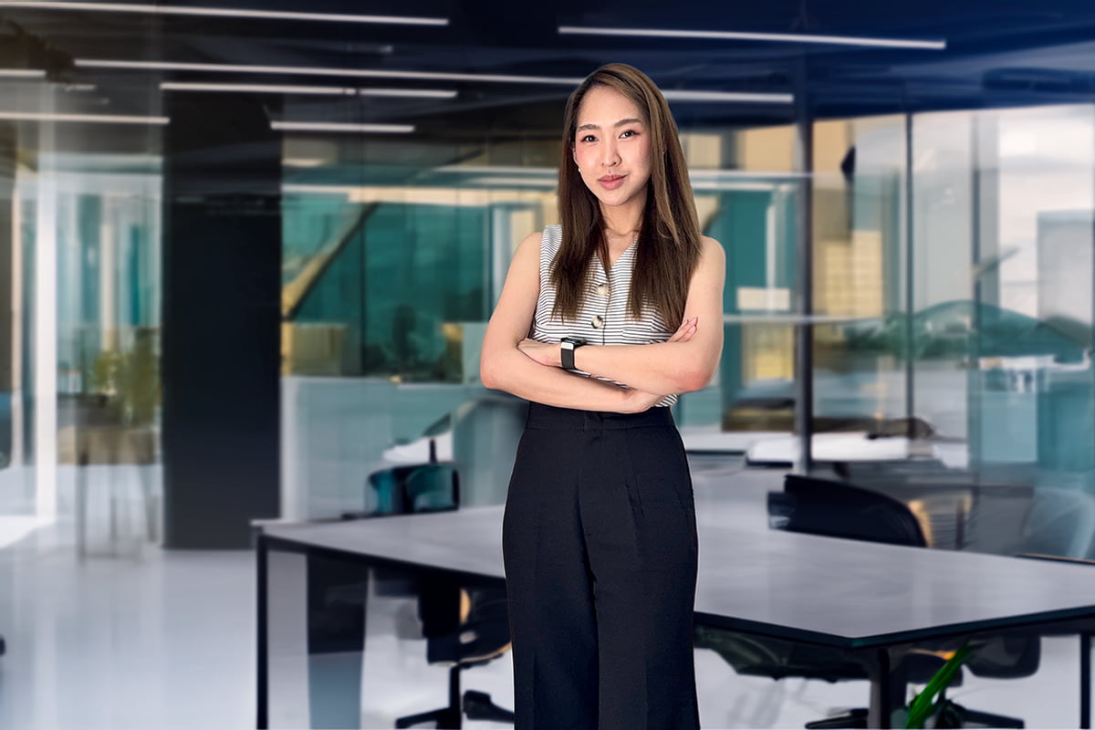 คุณแซลลี่ จิว